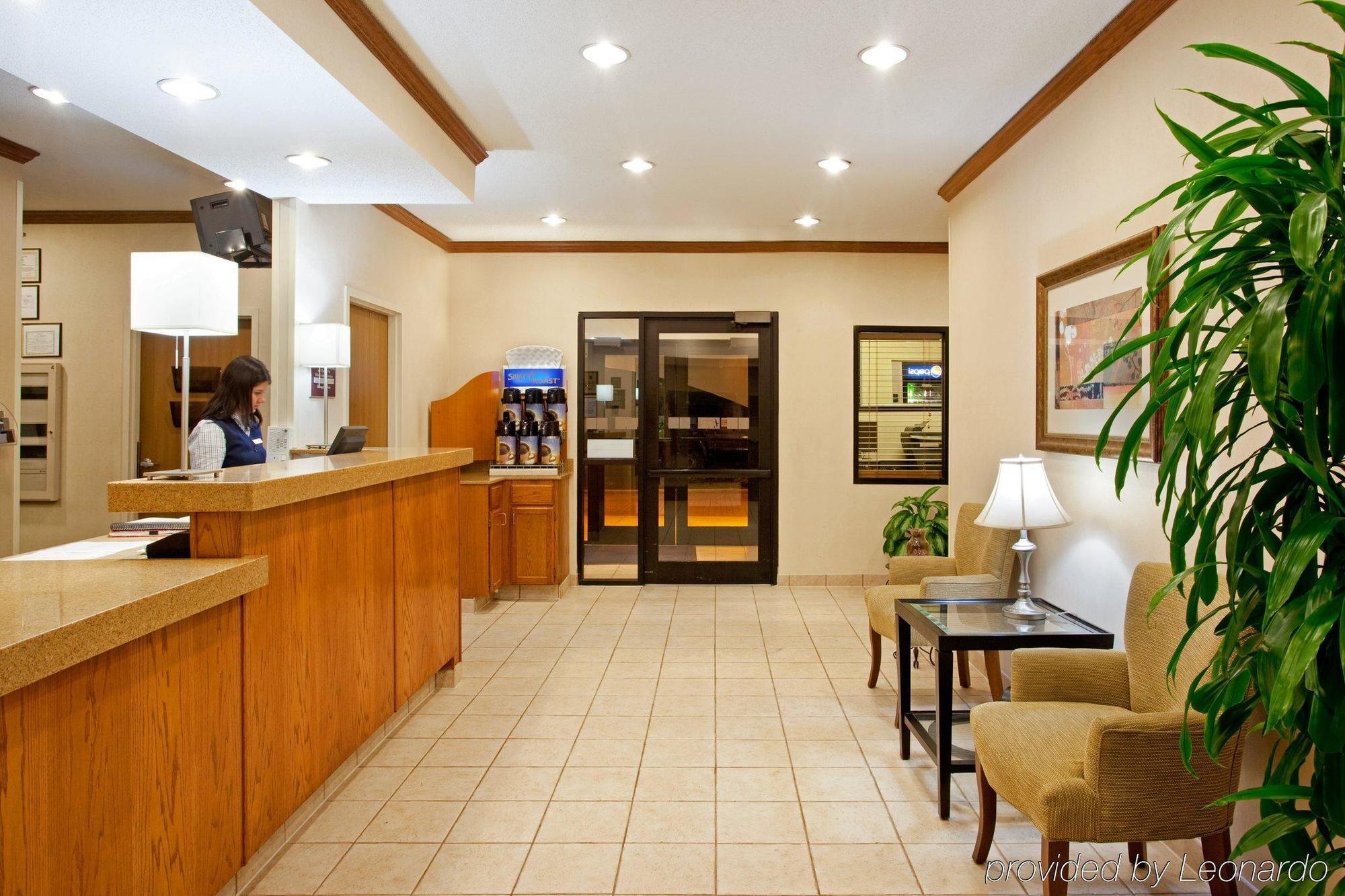 Baymont By Wyndham Merrillville Dalaman gambar